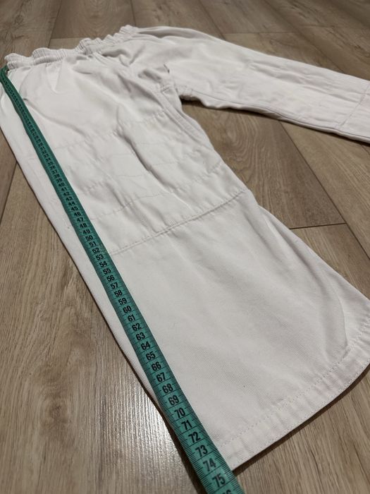 Кимоно Adidas, пояса, защита на ноги карате шлем