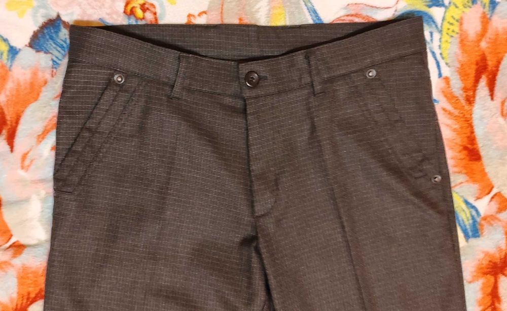 Брюки чоловічі в клітинку у діловому стилі