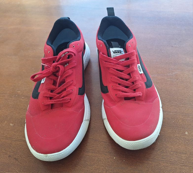 Ténis Vans vermelhos com pouco uso, tamanho 42,50,