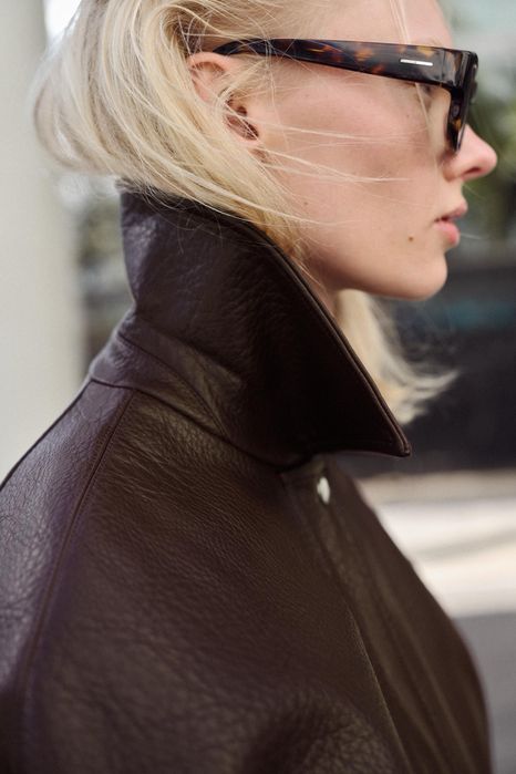 Куртка бомбер від Zara