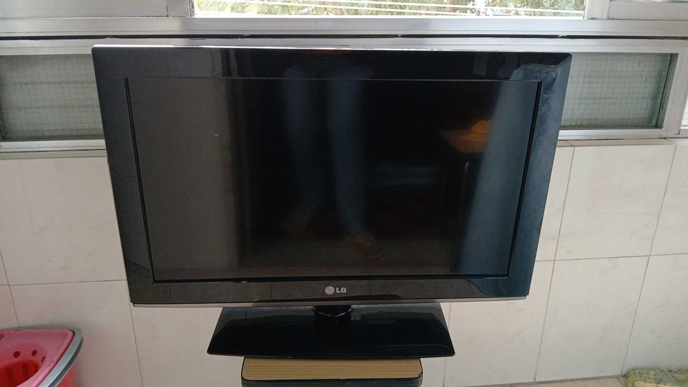 Vende se uma tv  normal