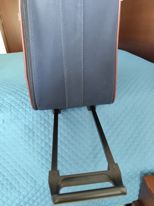 Mala de viagem em bom estado