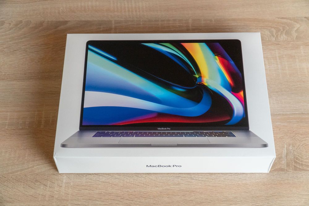 MacBook Pro 16" 2019 Touch Bar 32gb ram, 1TB, Intel i9 2.4 ghz,
