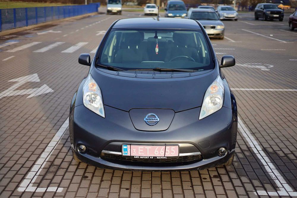 Nissan Leaf 2013  FL (модельний 2014) 24 kWh друга модивікація