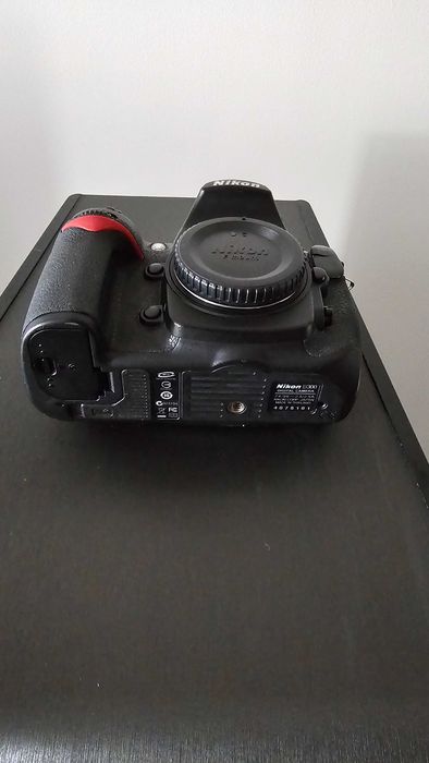 Nikon D300 body.