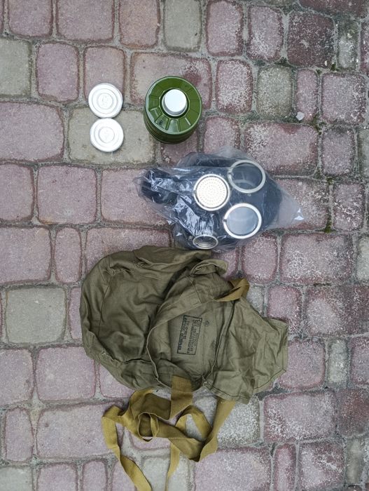 противогаз и плащ озк