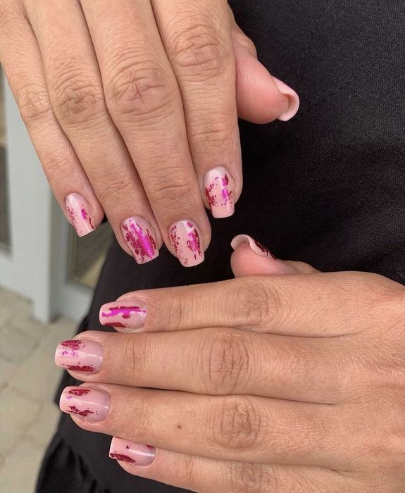 Paznokcie zelowe i hybrydowe