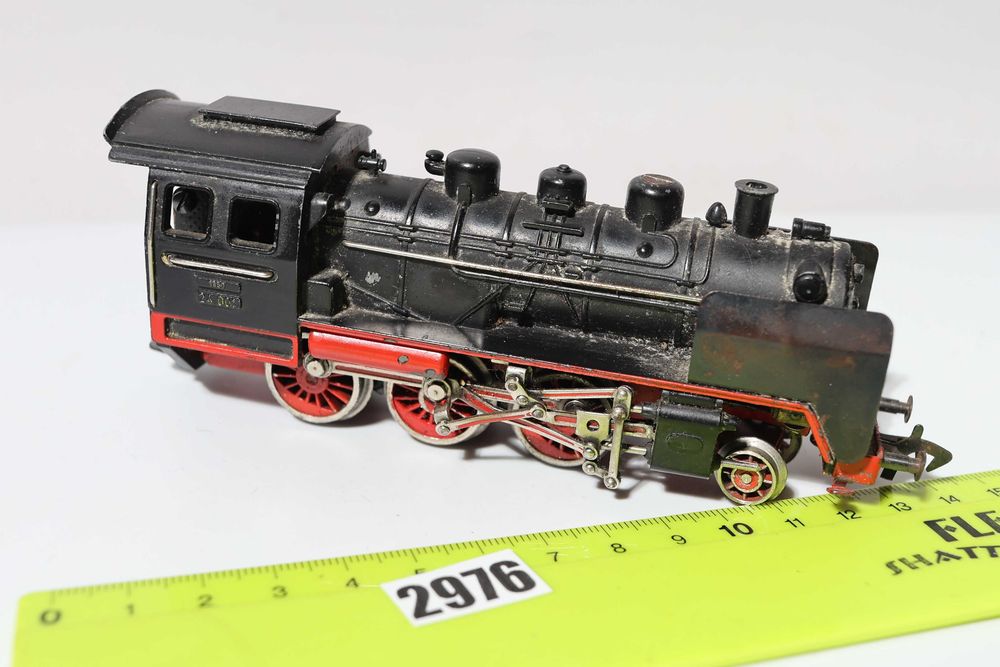 модель паровоза Fleischmann H0 1350 BR 24