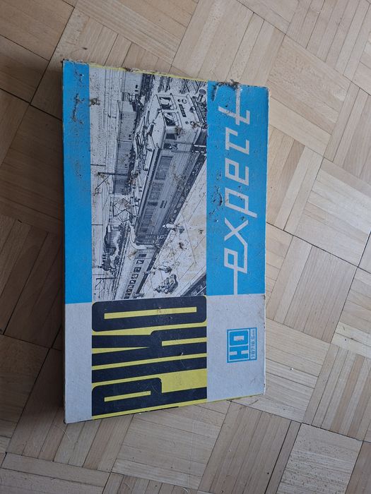 model kolejkowyPIKO Expert w skali H0. 
PIKO to n