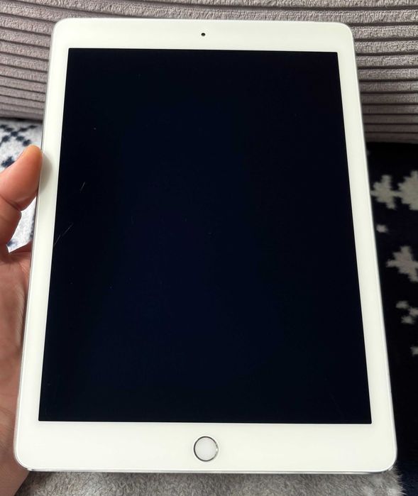 Tablet Apple iPad Air 2 16GB Wi-Fi & Cellular + Kabel