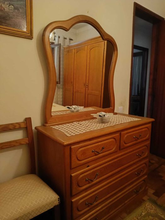 Mobilia de quarto de casal como nova