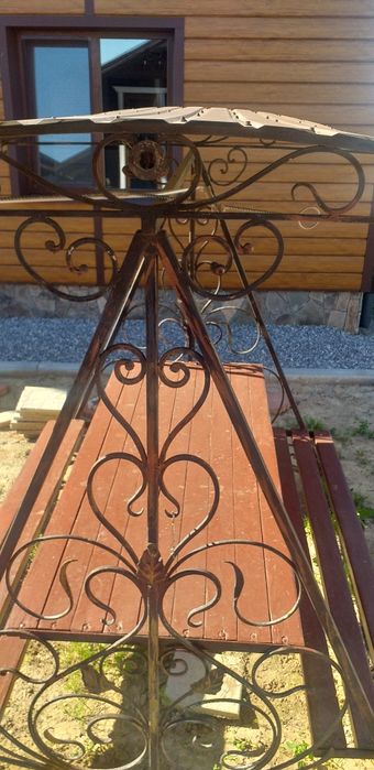 Альтанка металічна із елементами ковки.