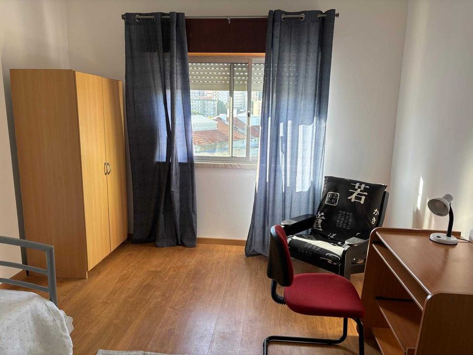 Arrendo quarto a estudante