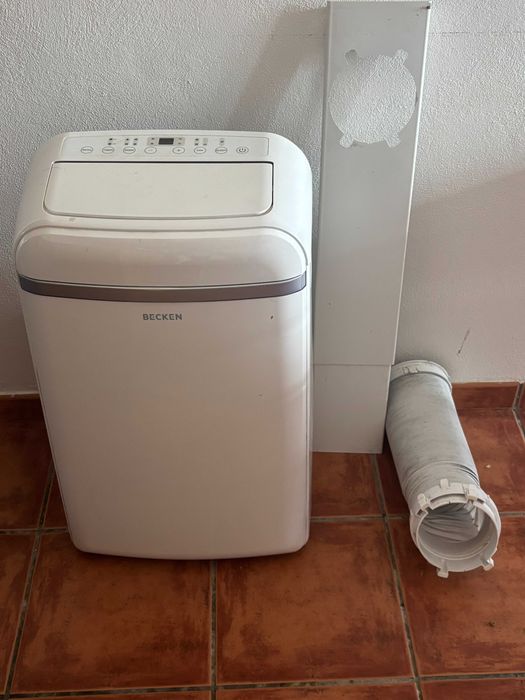 Ar Condicionado Portátil BECKEN (Como Novo) + Kit de Janela Completo