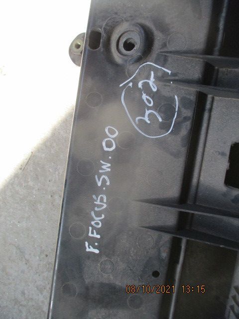 Frente em fibra ou chapa FORD Focus I Sedan (DFW)