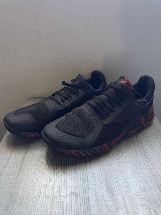 Reebok nano розмір 43 устілка 28 см чорний кольру майже нові