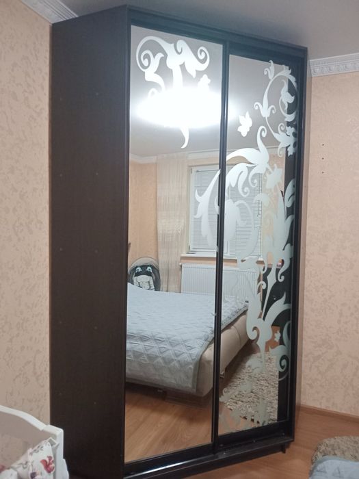 Продається кутова шафа