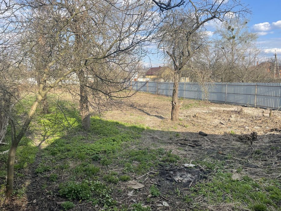 Дім земельна ділянка