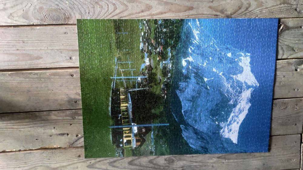 Obraz z 1000 puzzli do oddania.