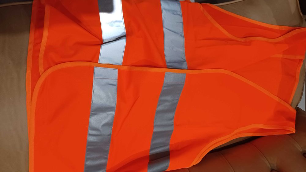 2 coletes reflectores  8 euros