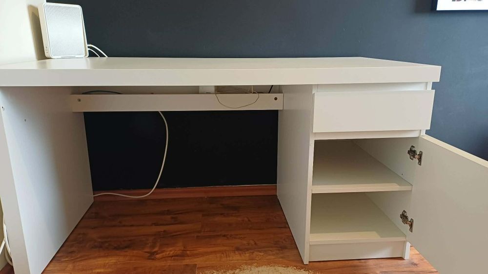 Biurko MALM białe 140x65
Biurko, biały, 140x65 cm