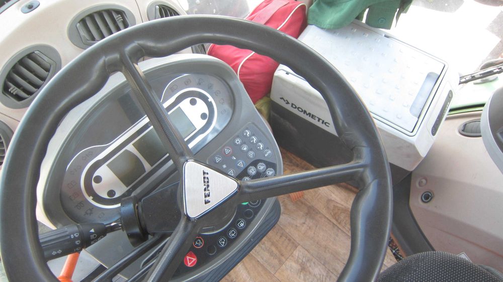 Трактор Fendt-1038
