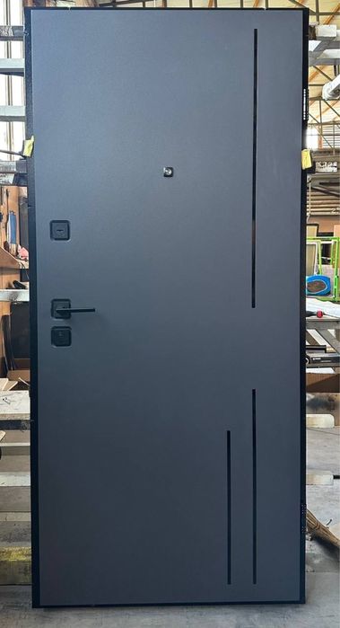 Продам. Входные двери. Установка двери в подарок.