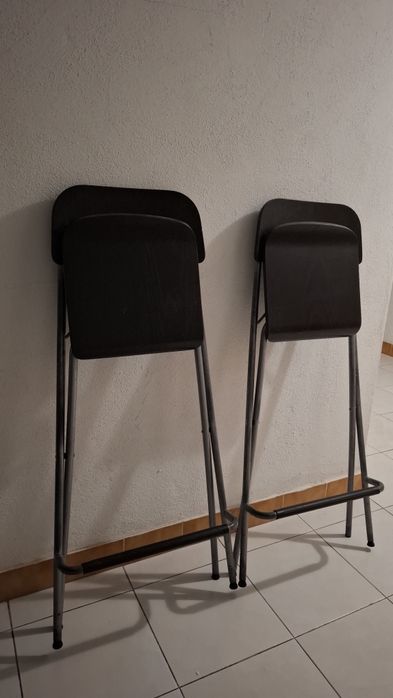 Conjunto de 2 cadeiras ou Banco alto c/encosto, dobrável IKEA