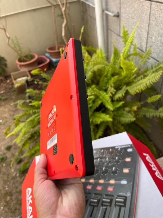 Mesa Akai Midimix (como nova)