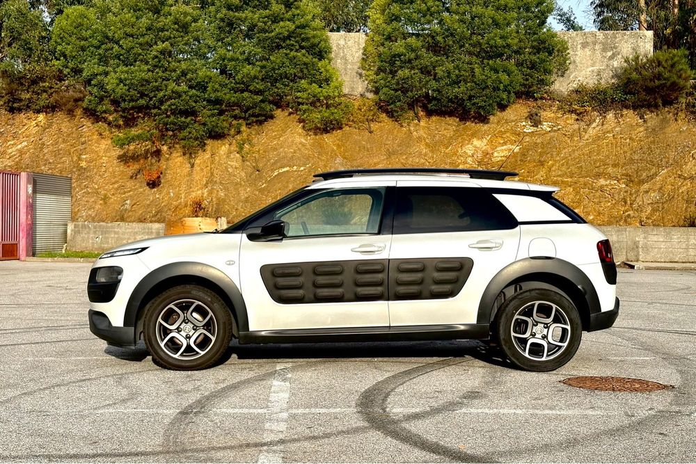 Vendo citroen cactus 1.2 turbo 110cv 2017 com apenas 80 mil quilometroscom muitos extras — photo 4