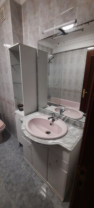 Loiça casa banho cor de rosa