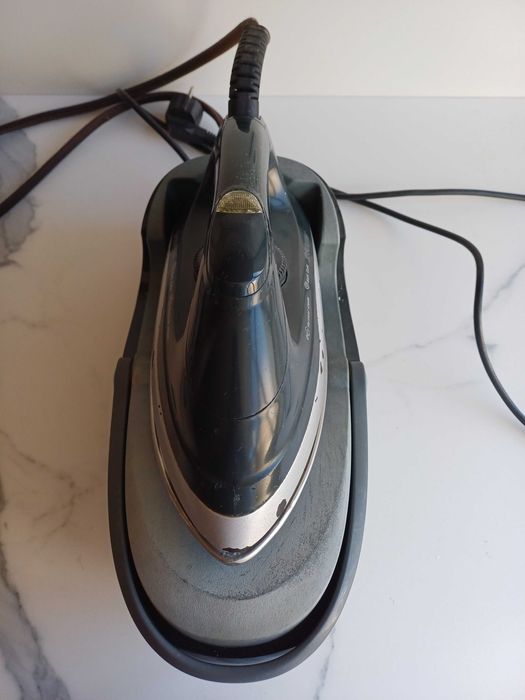Ferro de engomar caldeira Clatronic 2400W