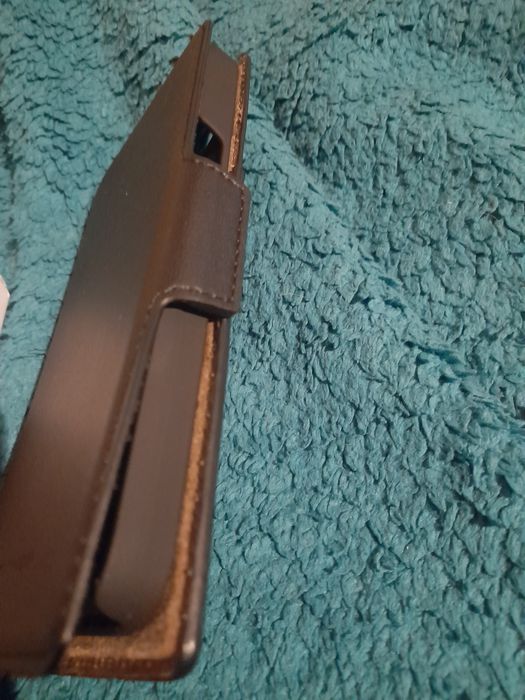 Etui z klapką ideal of sweden do iPhone 13