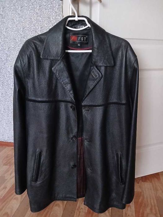 продам шкіряну куртку в ідеальному стані, виробник - Німеччина, 2000 грн