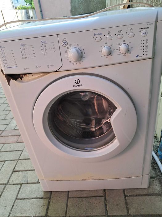 Машинка indesit частично рабочая