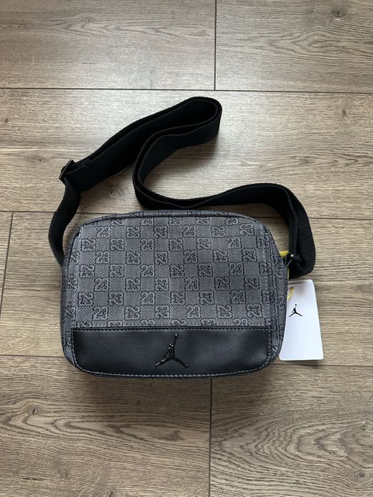 Сумка Air Jordan Monogram Crossbody | Nike, найк, джордан месенджер