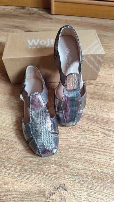 Letnie, srebrne buty