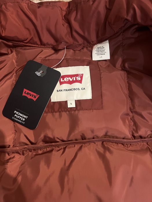Продам нову чоловічу куртку Levis