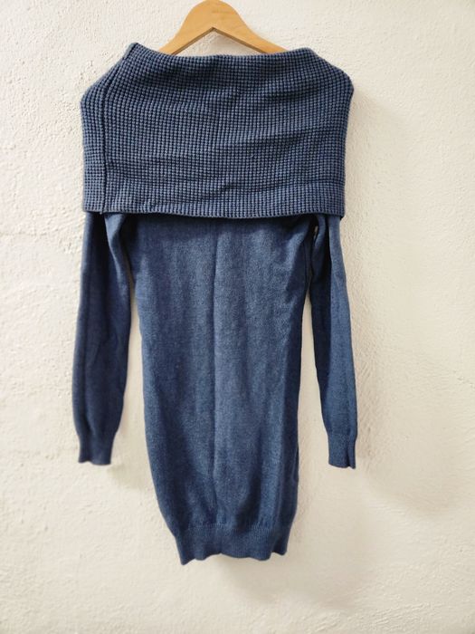 Vestido azul com gola