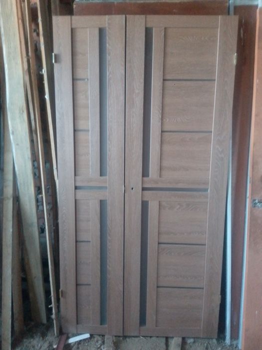 Продаються двохстворчаті двері