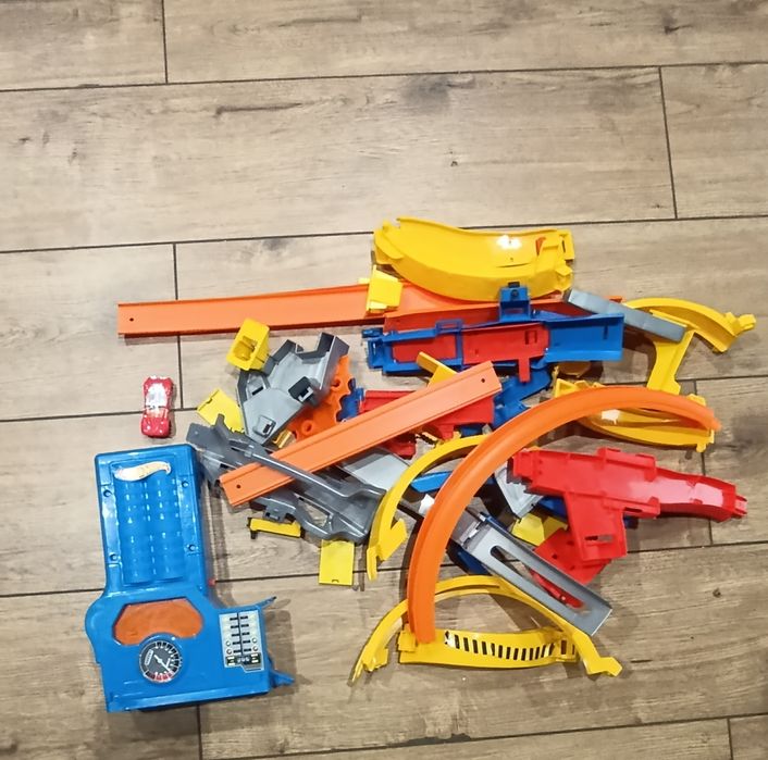 Hot Wheels TOR Kaskaderska GIGAPĘTLA