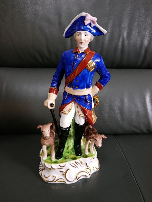 Figurka "Fryderyk II z psami" z porcelany niemieckiej marki Neundorf