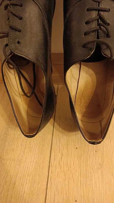 Skórzane buty damskie jazzówki