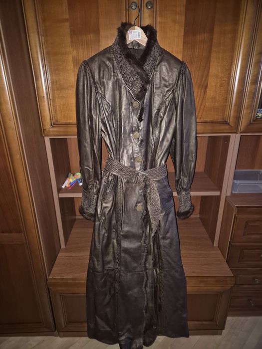 Шкіряне пальто плащ
