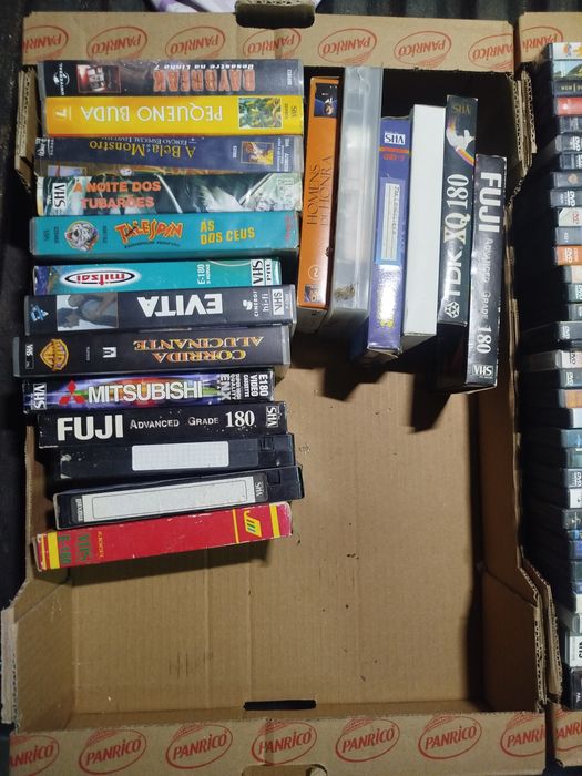 Conjunto de DVD e VHS