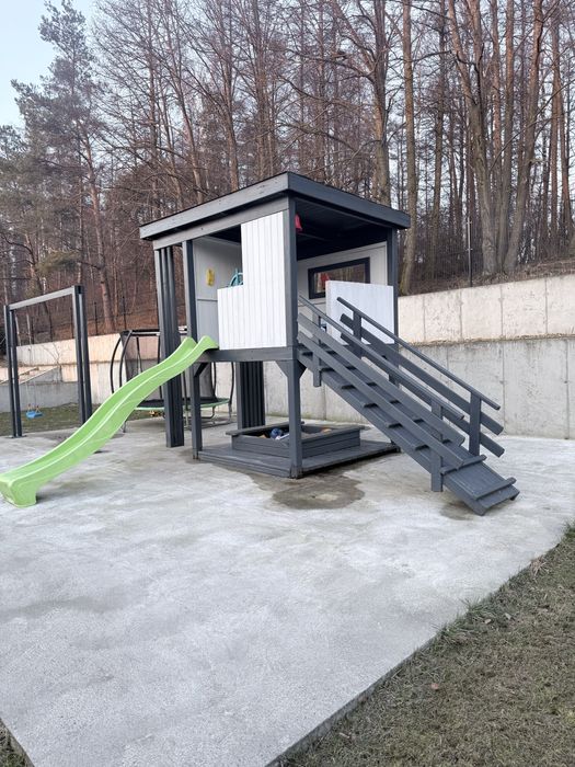 Używany plac zabaw