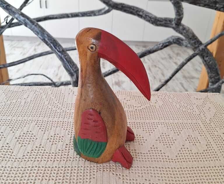 Ręcznie Rzeźbiona Figurka Tukana – Egzotyczna Dekoracja z Drewna
