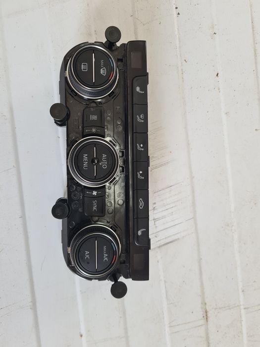 Panel klimatyzacji Vw Golf VII Vw T6 Crafter II Passat B8 Golf VI Vw Touareg 7L