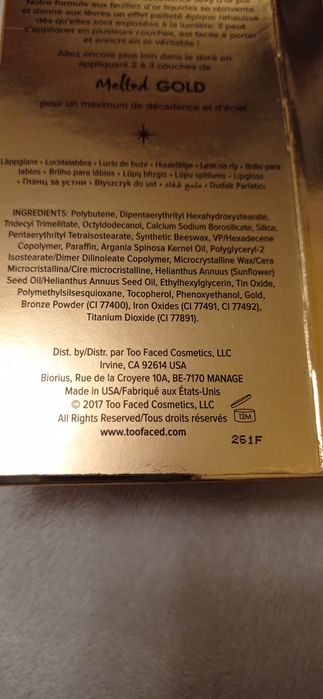 Błyszczyk do ust marki TOO FACED.
