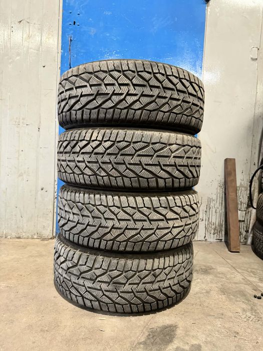 Opony zimowe Kormoran komplet 225/45 R17